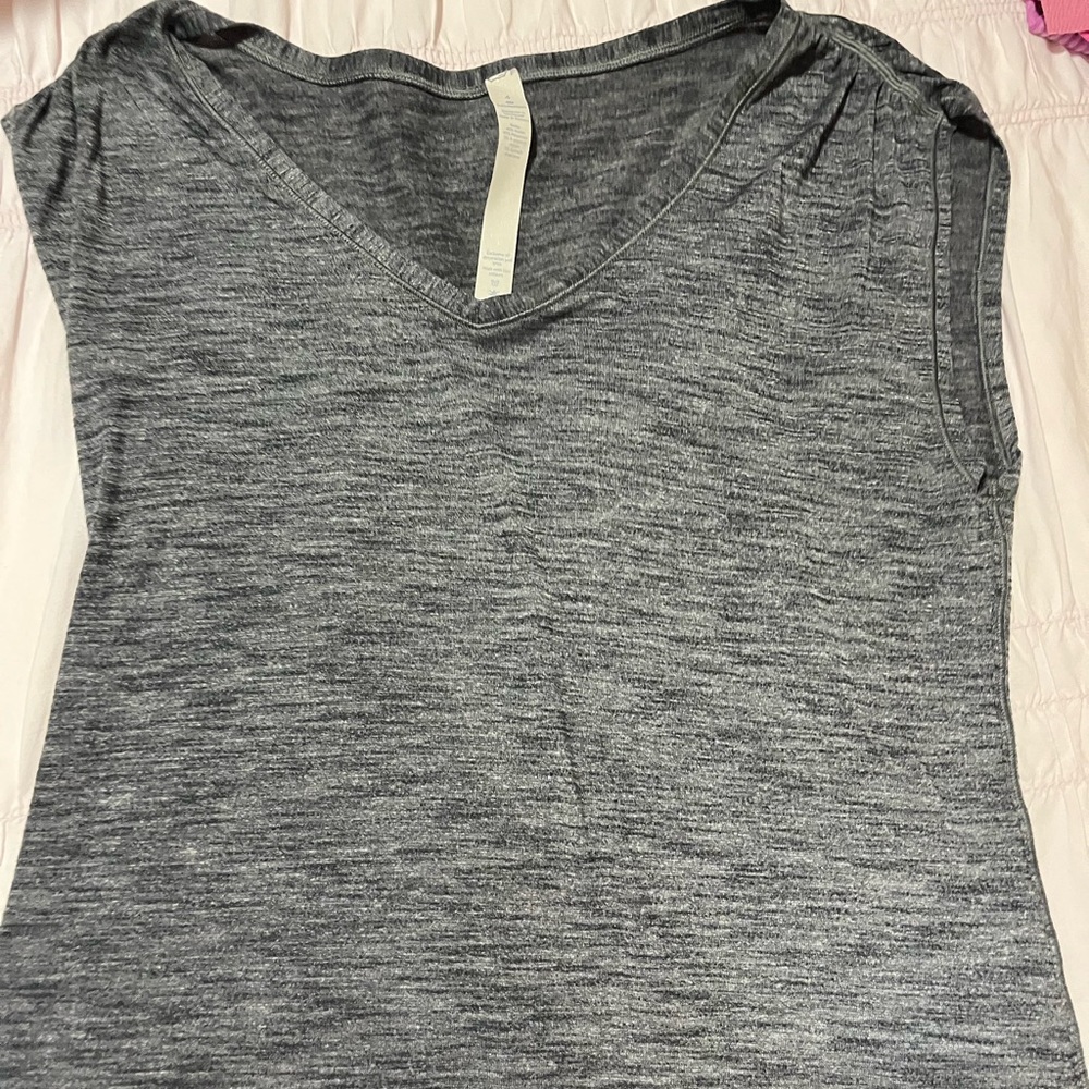 Lululemon Athletica Gray Fitted Short Sleeve Tee